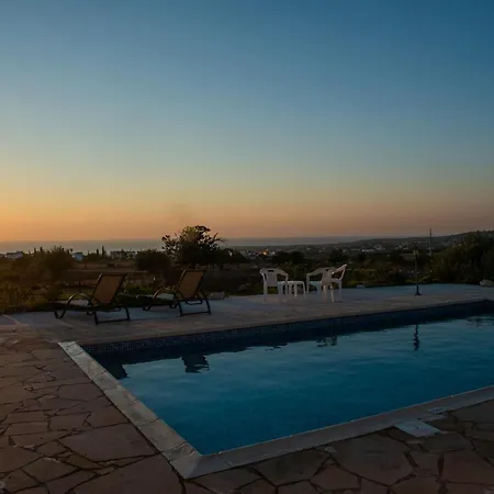 Hermes Villa Coral Bay